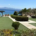 Christina Luxury אגם ווליאגמני