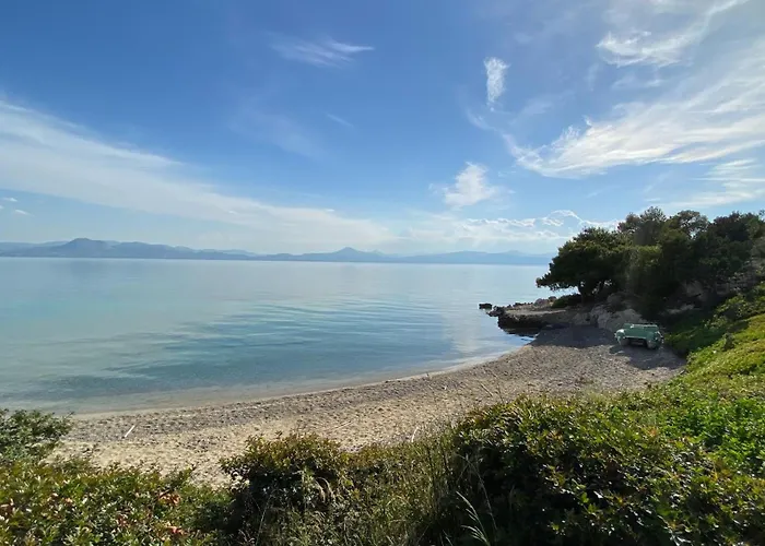 Christina Luxury Limni Vouliagmenis