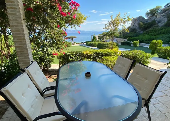 Christina Luxury Villa Vouliagmeni Lake