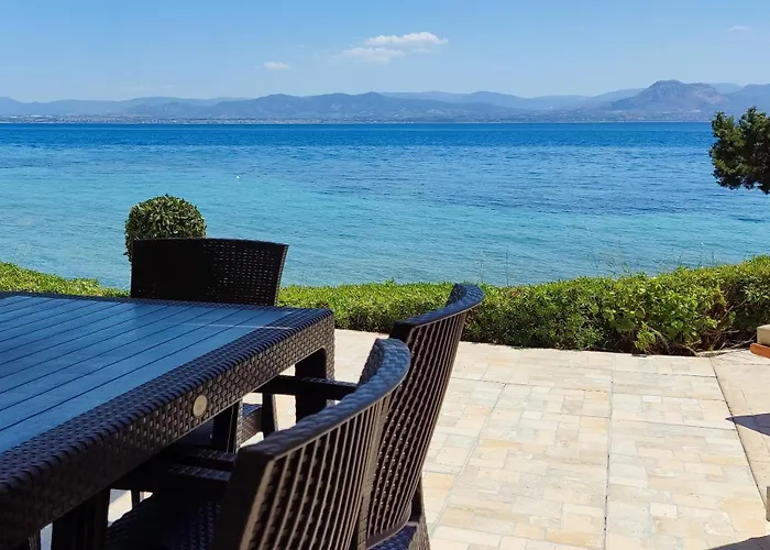 Christina Luxury * Limni Vouliagmenis