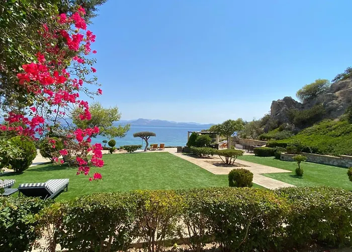 Christina Luxury Villa Vouliagmeni Lake